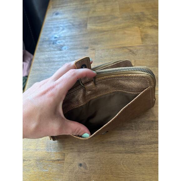 Tano Gold Leather Folding Wallet Zip Around Phone Compartment Super Soft - Picture 8 of 10